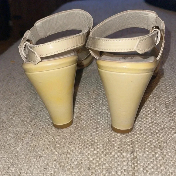 Taryn Rose Patent Leather Beige Heels - 36 - Made in Italy - Picture 3 of 7